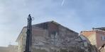 Elazığ’da ağır hasarlı binaların yıkımı sürüyor