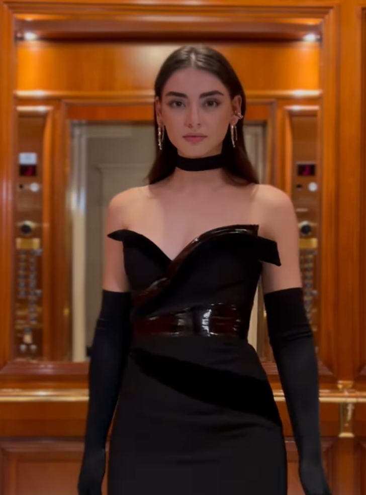 Kuruluş Osman'ın Bala Hatun’u Özge Törer tarzıyla ödül törenine damga vurdu! Bir bakan bir daha baktı  G3