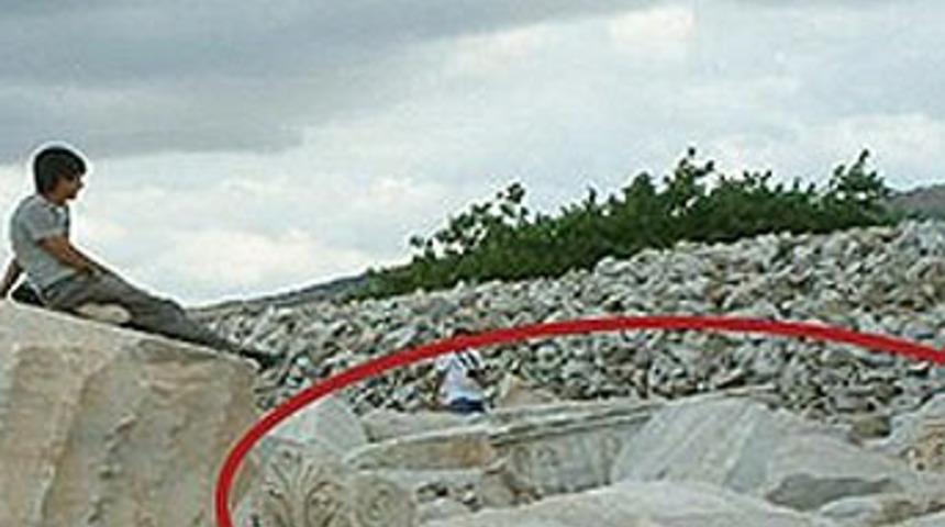 D&uuml;nya onu g&ouml;rmeye gelecek