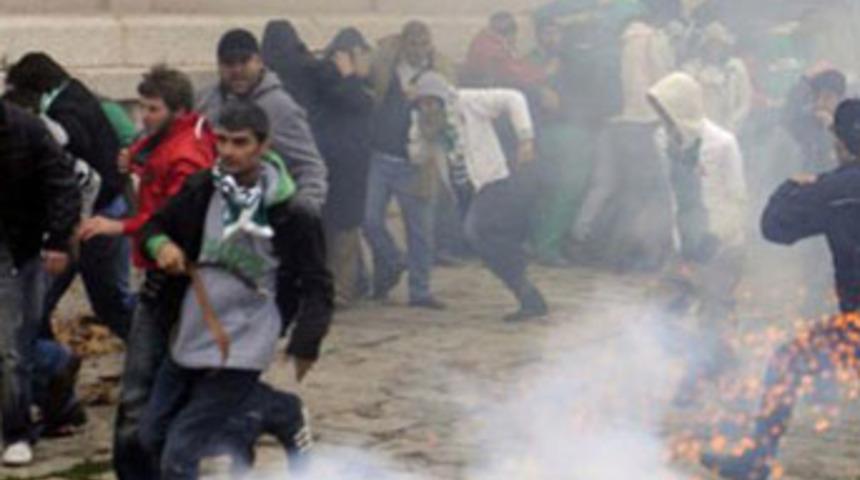 Cezaevi &ouml;n&uuml;nde buluşacaklar