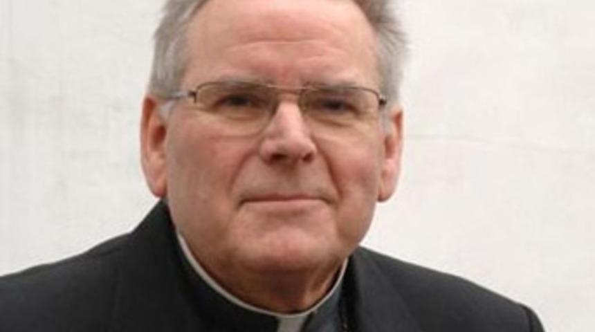 Tacizci piskoposun pişkinliği!