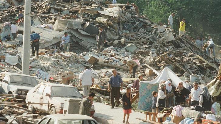 İstanbul için bu kez de Yunan profesör uyardı! "Artık kesin" dedi, büyüklüğünü de açıkladı... 'Ayasofya Camii tehlikede' iddiası dikkat çekti G5