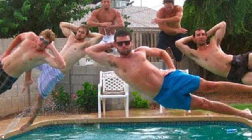 Bu insanlar ne yapıyor?