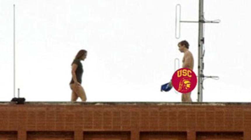 Okul çatısında seks!