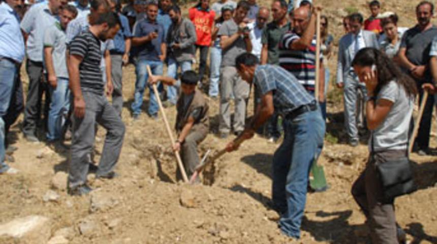 Kemikler bulundu kazı durduruldu