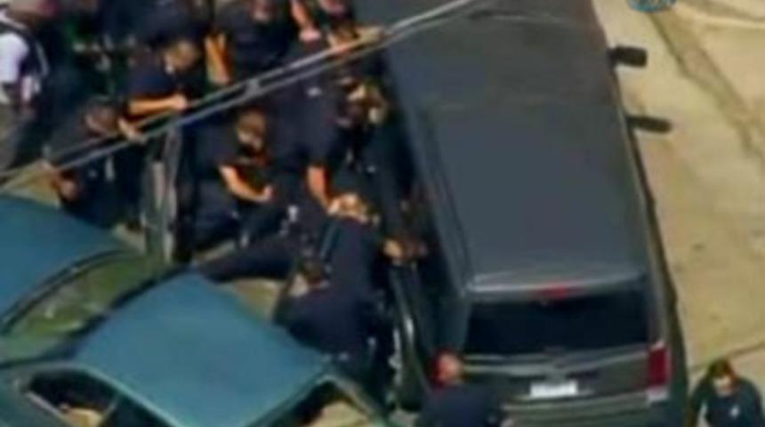 Siyahi hırsıza orantısız g&uuml;&ccedil;