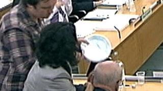 Medya devi ifade verirken saldırıya uğradı