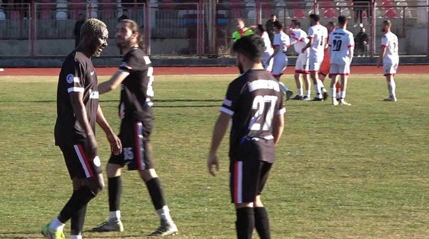 Hakeme yumruk atan o futbolcu tutuklandı! Yattara'nın maçında yaşanmıştı...