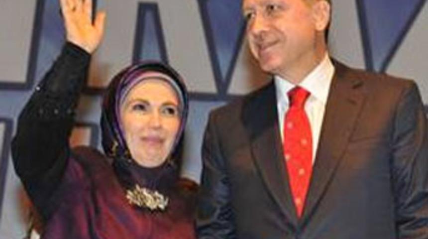 Bug&uuml;n Emine Erdoğan &ccedil;alışıyor!