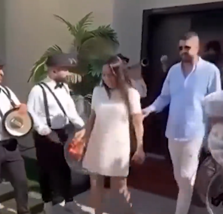 Ebru Gündeş ve Murat Özdemir evlendi! Aşk pozunu paylaştı G4