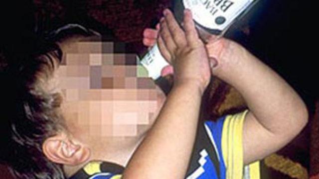 Üç yaşında alkolik!