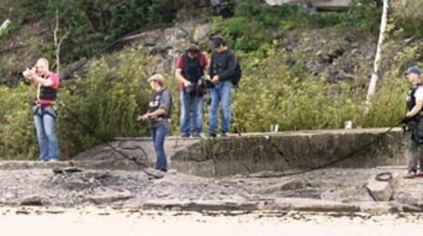 Y&uuml;zyılın canisine tasmalı tatbikat