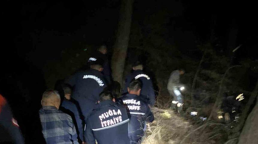 Kayalıklardan d&uuml;şen şahıs ekipler tarafından kurtarıldı