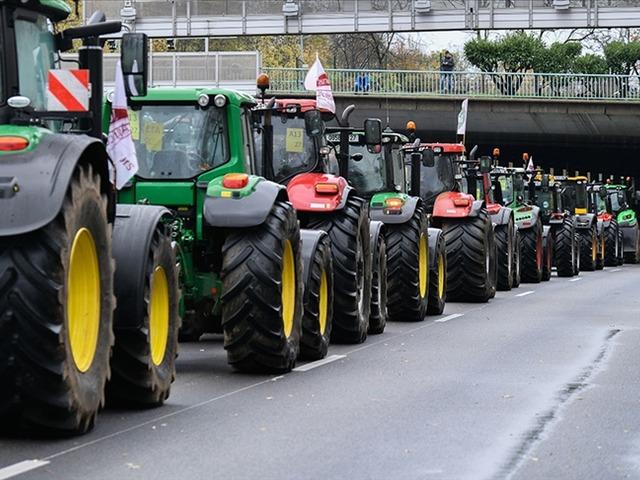 Fransa'da çiftçilerin eylemi ülkenin güneyinde yayılıyor
