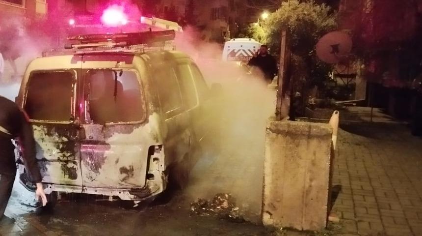 Denizli'de 5 aracı kundakladığı iddia edilen bir şüpheli yakalandı