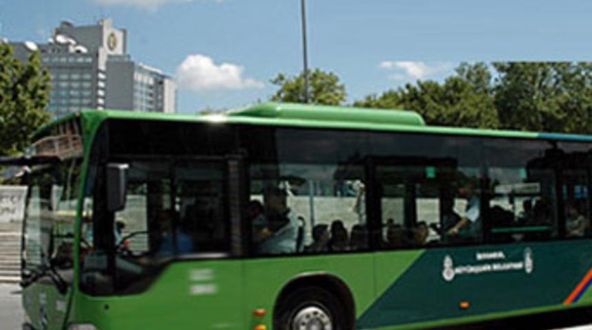 Taksim'de 'seks otobüsü' kavgası