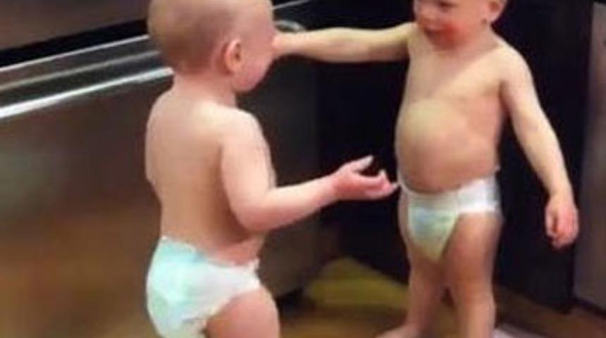 İkizlerin sohbeti izlenme rekorları kırıyor