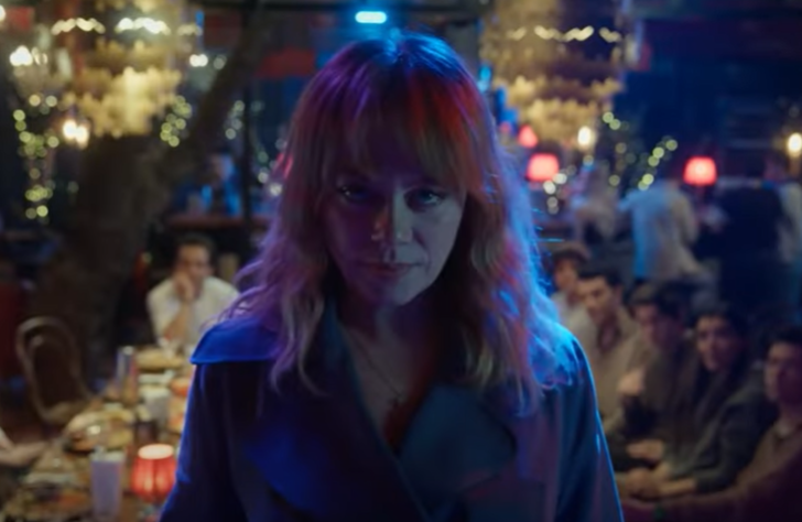 Demet Evgar sahneye çıktı sosyal medya yıkıldı! Sesi ve dansıyla geceye damga vurdu G1