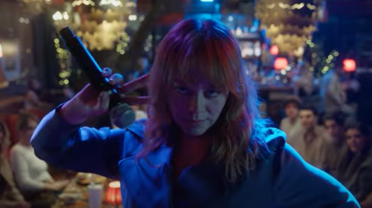 Demet Evgar sahneye çıktı sosyal medya yıkıldı! Sesi ve dansıyla geceye damga vurdu G2