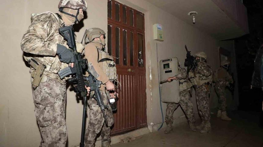 Mersin’de kesinleşmiş hapis cezası olan bin 26 şahıs yakalandı