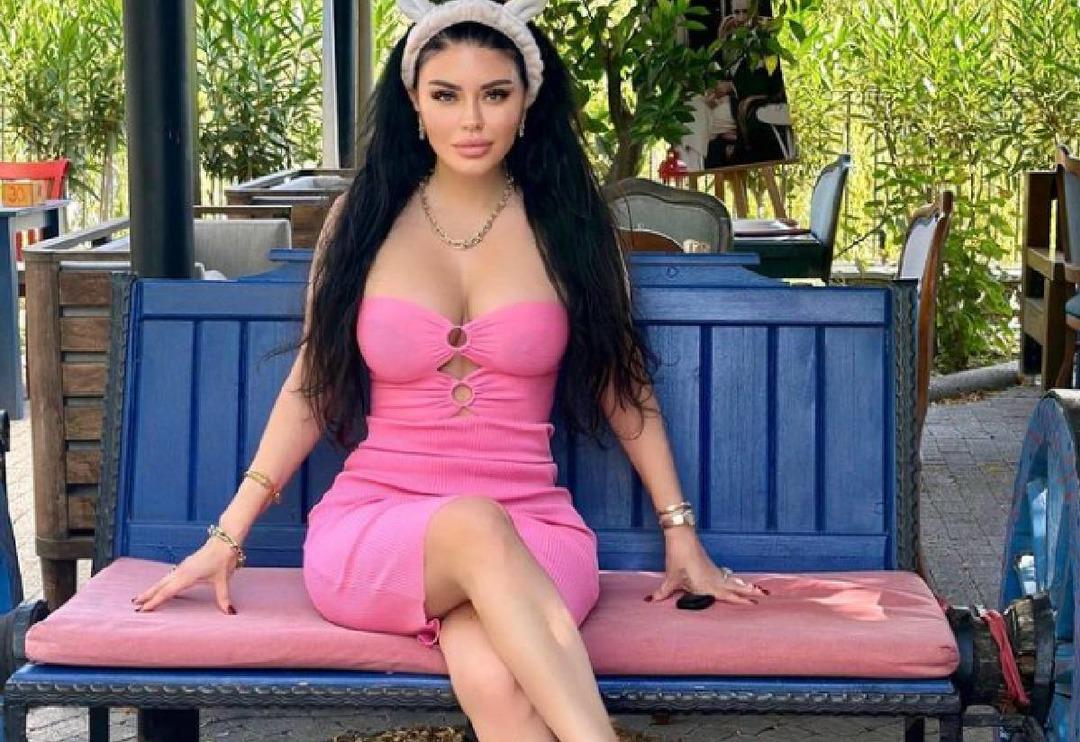 "1 aylık kirası normal evin 6 aylık kirası ile aynı" demişti! Ebru Polat ekonomiden dert yandı villasını...