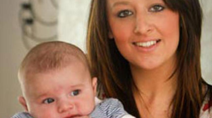 Mide ağrısı sandı, bebek &ccedil;ıktı