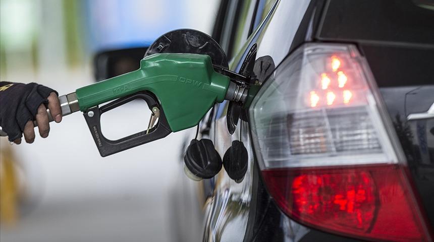 Orta Doğu'daki savaş gerilimi petrolü etkilemeye devam ediyor... Akaryakıt 50 TL'yi bulabilir!