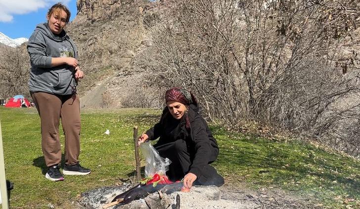 O ilde iki mevsim bir arada! Bir ilçede kış, diğerinde bahar havası...  G1