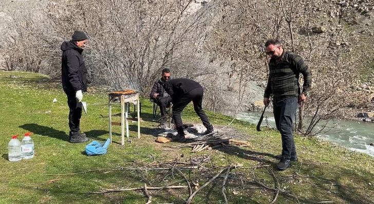 O ilde iki mevsim bir arada! Bir ilçede kış, diğerinde bahar havası...  G4