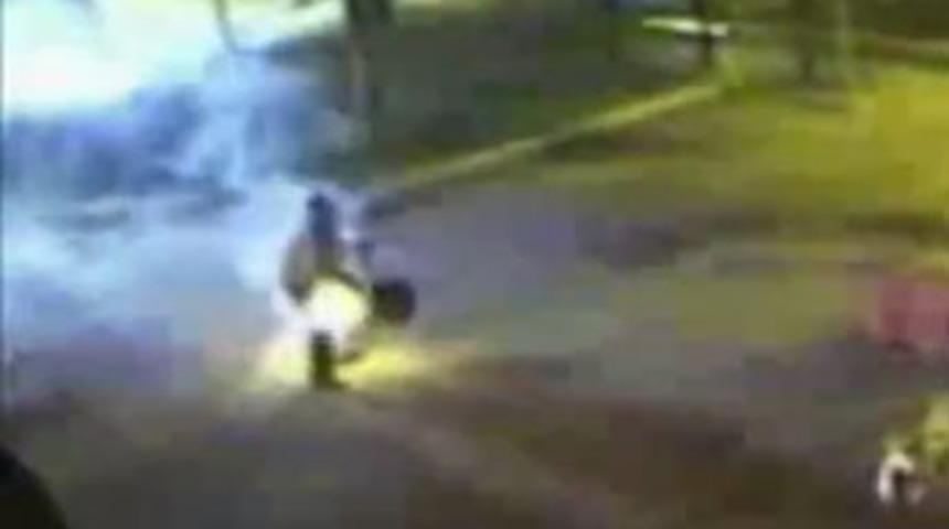 Bomba elinde patladı