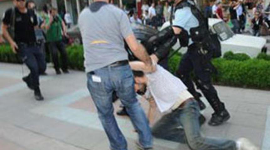 Polise g&ouml;re Hopa'da kimse masum değil