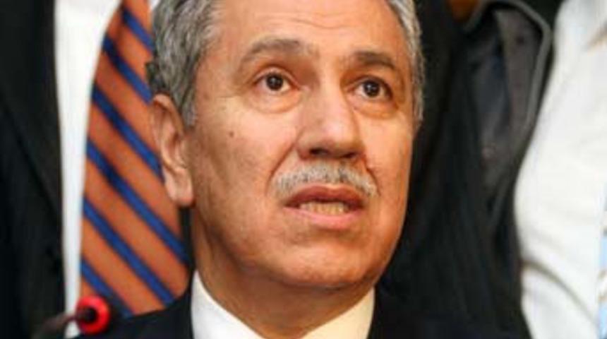 "Alay mı ediyorsun, terbiyesiz adam?"