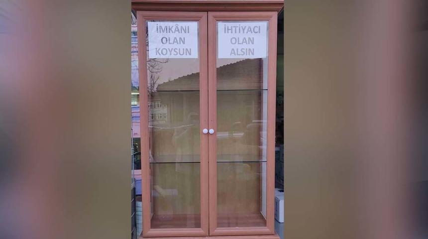 'İmkanı olan koysun, ihtiyacı olan alsın' dolabı! Esnaf ihtiyaç sahipleri için hazırladı