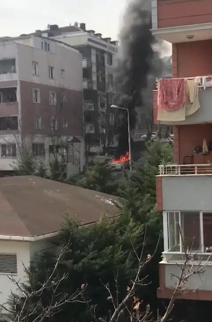 Annesiyle ilişkisi olduğu iddia edilen adamı evde gördü! 14 yaşındaki yabancı uyruklu çocuk önce bıçakladı, sonra arabasını yaktı G5