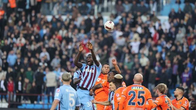 Türkiye Kupası'nda ikinci yarı finalist belli oldu! Trabzonspor Başakşehir'e tek golle geçti