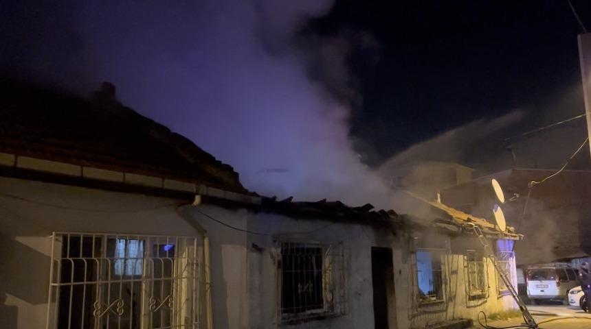 Bursa’da tek katlı evde korkutan yangın
