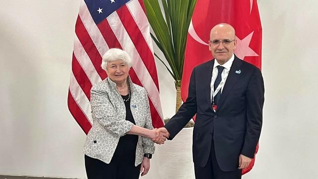 G20 zirvesinde dikkat çeken buluşma! Mehmet Şimşek, ABD Hazine Bakanı Janet Yellen ile görüştü: O anlar fotoğraf karesine böyle yansıdı