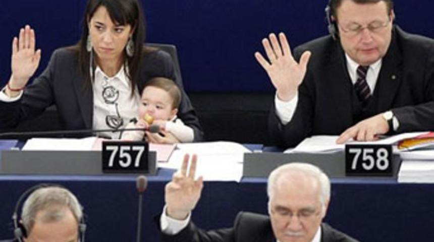 D&uuml;nyanın en k&uuml;&ccedil;&uuml;k parlamenteri