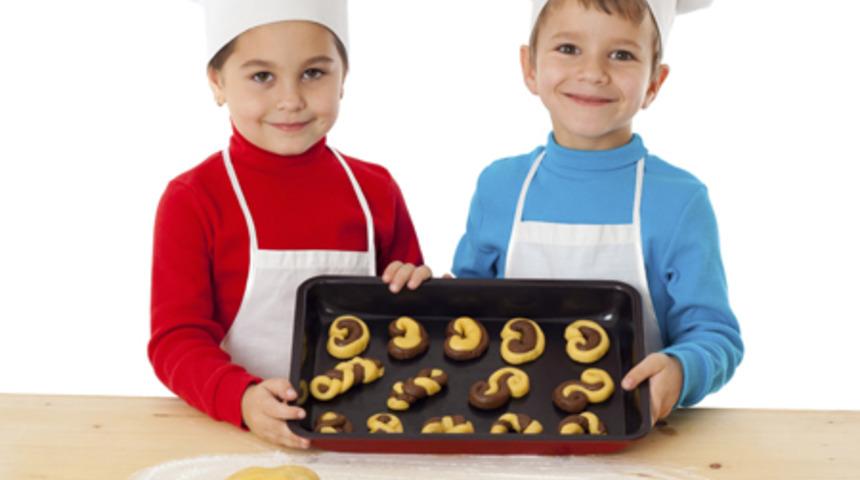 Miniklere S&ouml;mestr Tatilinde &Ccedil;ikolata At&ouml;lyesi