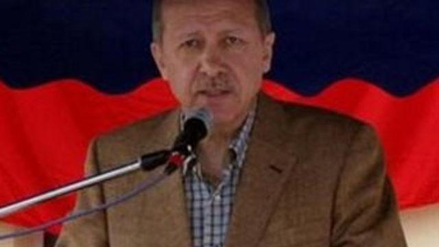 CHP'ye yine Demirel'le yüklendi