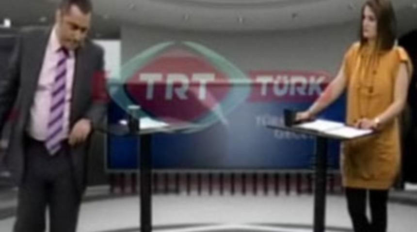 Canlı yayında şaka, spiker dondu kaldı..!!