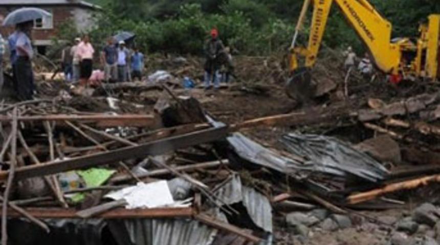 Sel ve heyelan 2 can aldı