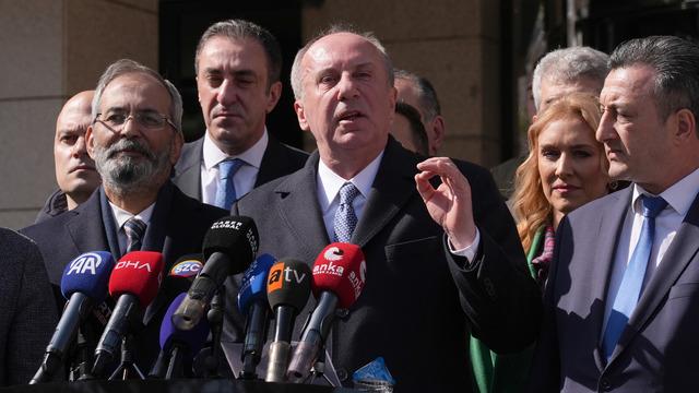 Muharrem İnce’den YSK önünde sert tepki! 'Aldıkları kararları tanımıyorum!'