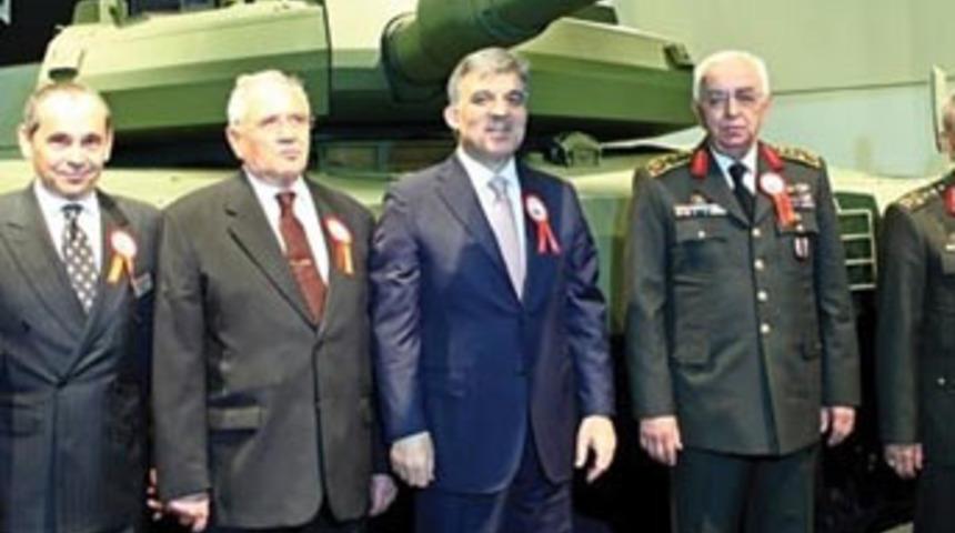 İlk yerli tank ‘Altay’ın örtüsünü açtı!