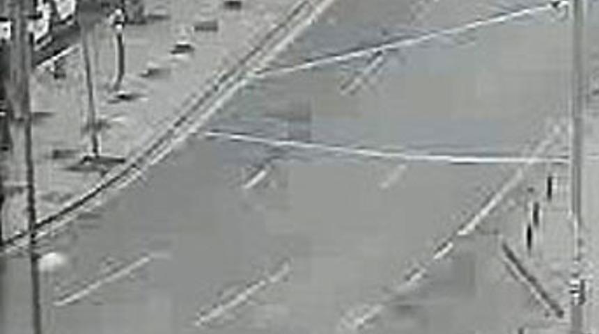 Flaş...Taksim'de ş&uuml;pheli paket paniği!