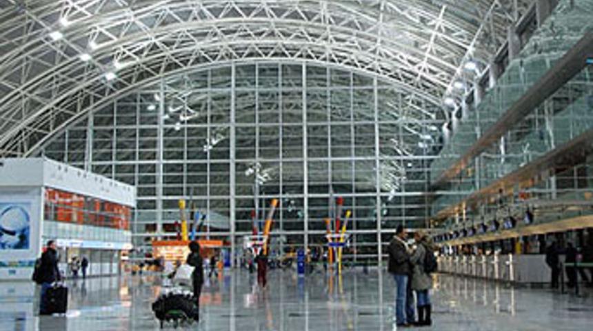 Havaalanında bekaret testi!