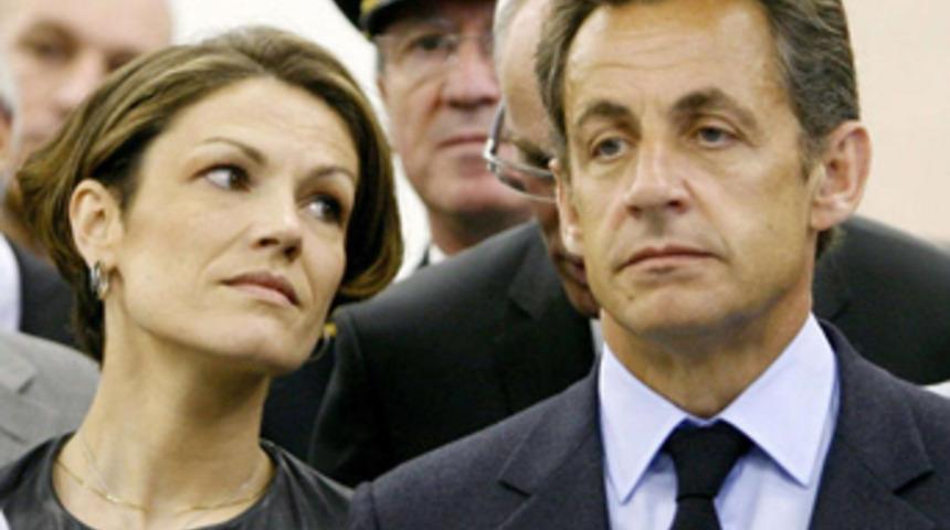 Sarkozy'in başı seks skandalıyla dertte