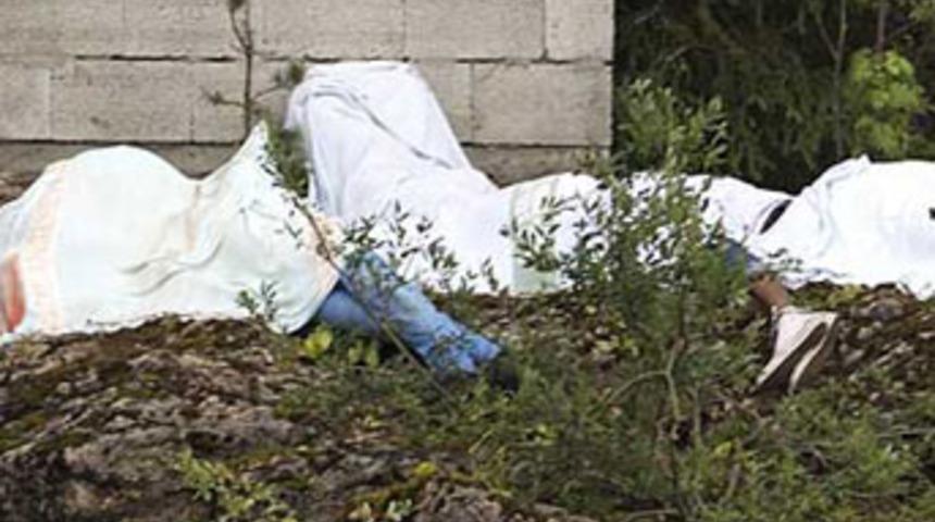 &Ouml;l&uuml; taklidi yaparak kurtuldu