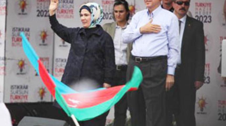 Erdoğan'dan Economist'e k&uuml;rs&uuml;den azar