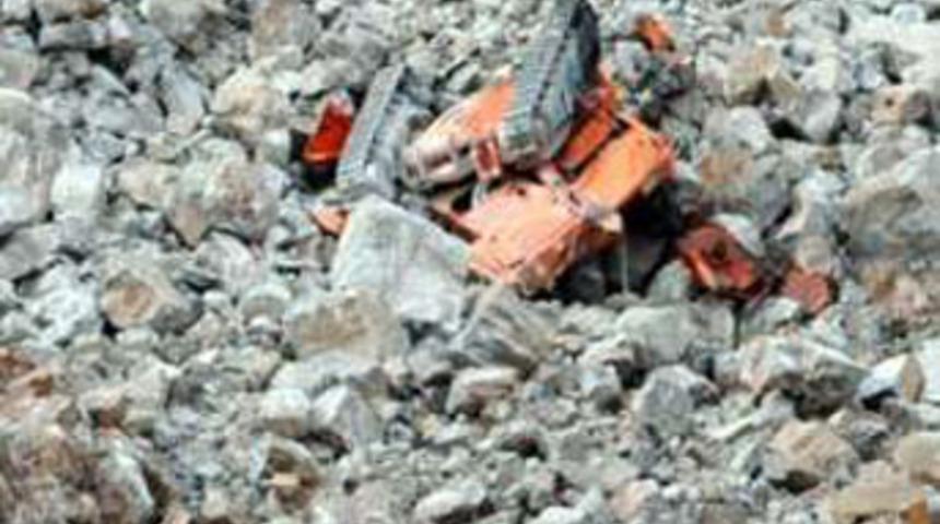 5 kadın militan göçük altında ölmüş